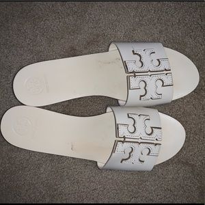 TORY BUTCH 80 MM INES WEDGE SLIDES